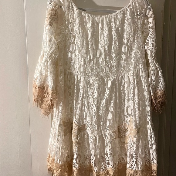 VENUS Mini Boho Chic Dress Lace Sequins Embroidered - Perfect for Special Events - Picture 5 of 11